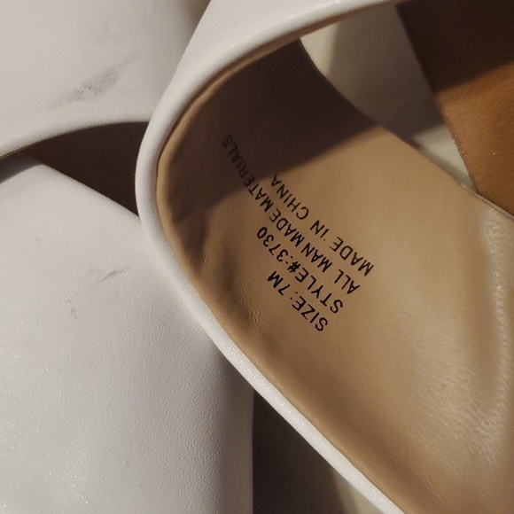 NY&C White Buckle Sandals SZ 7 - Picture 3 of 5